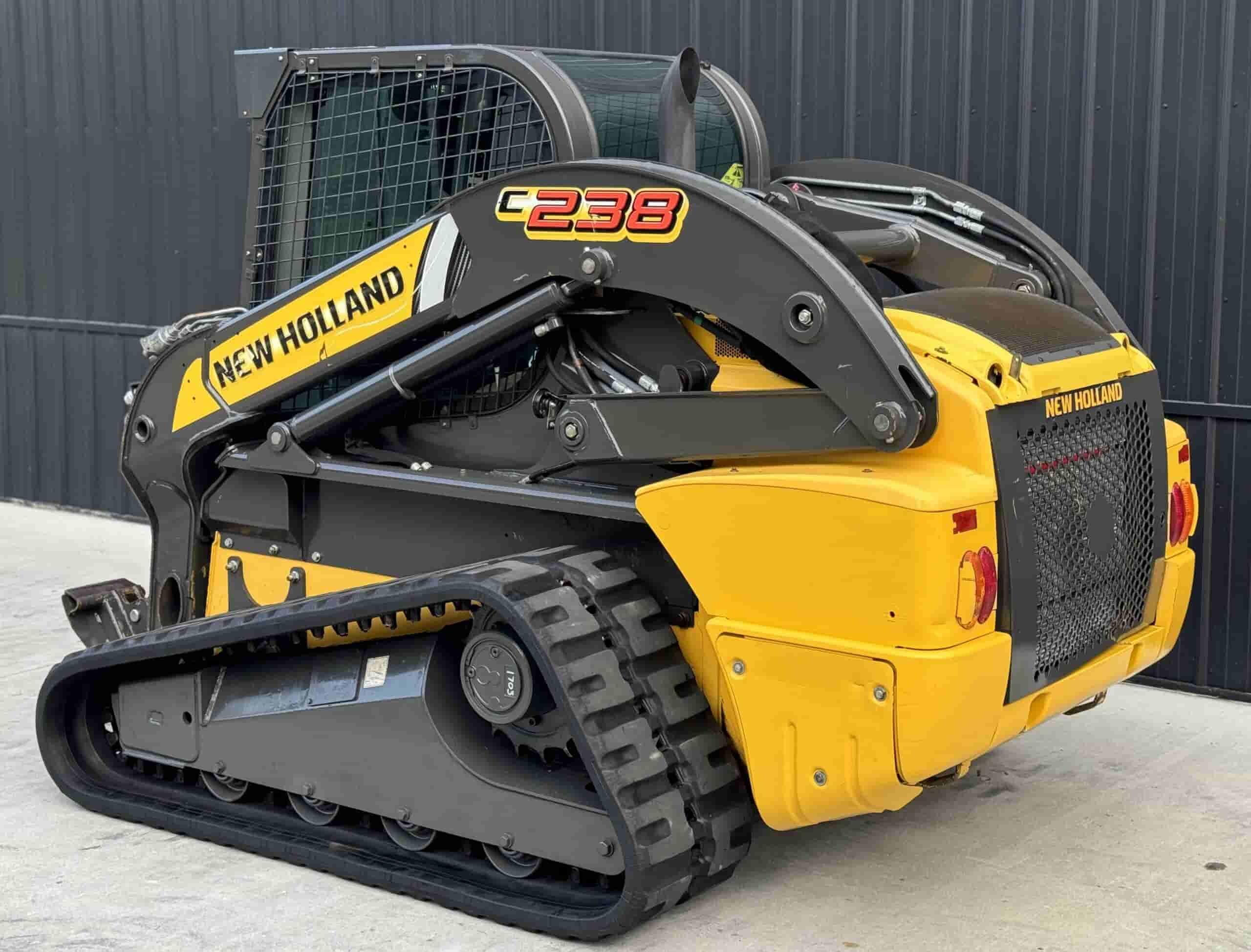 2015 NEW HOLLAND C238
